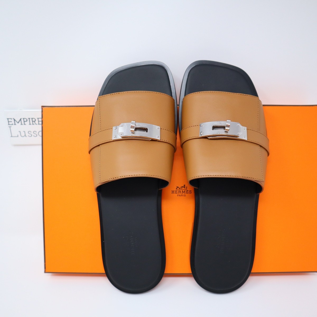 サンダル HERMES | Gabriel sandal Kelly buckle Naturel H231739ZH04420 $1,225 42.5 NEW HERMES MEN Gabriel sandal Gold Kelly Buckle