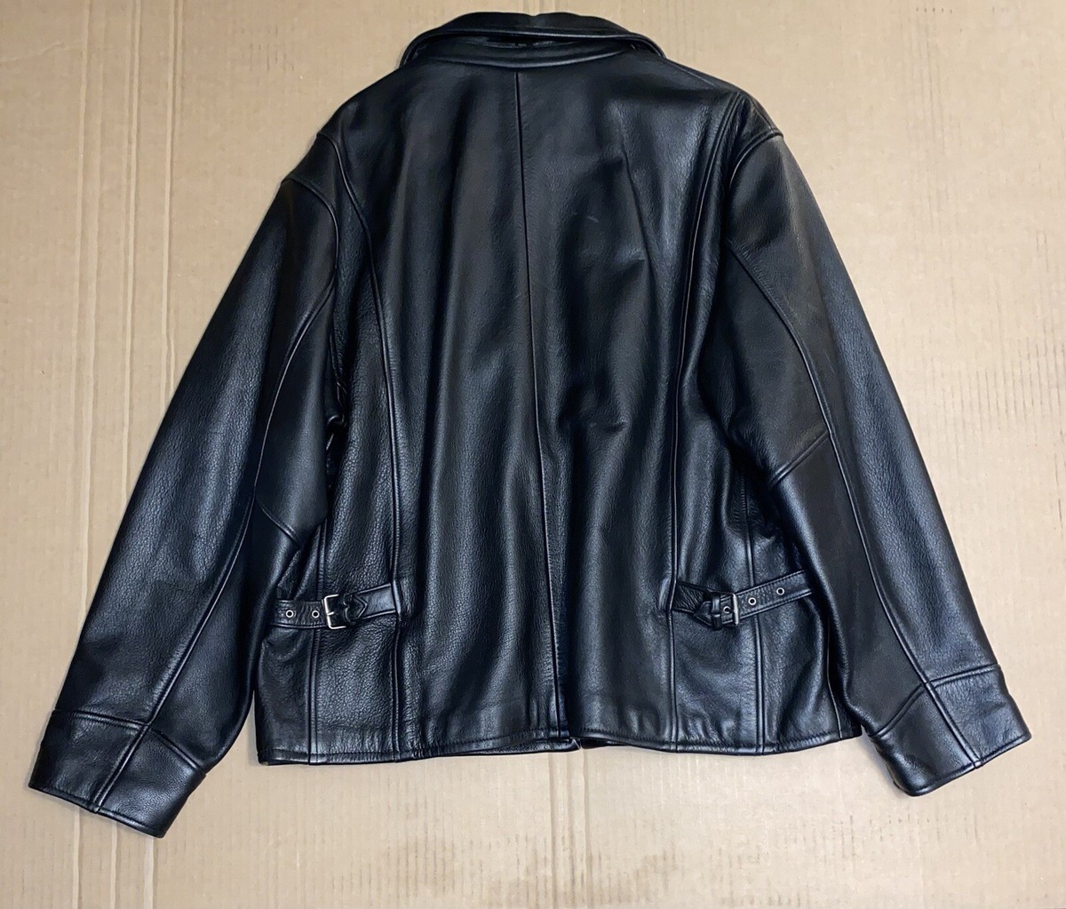 り*ん様 90s Eddie Bauer short leather bombe Vintage 90's Eddie Bauer Men's Leather Bomber Jacket - Size