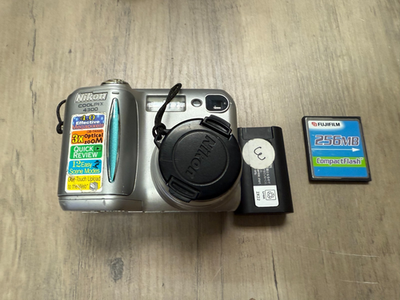 Nikon COOLPIX E4300 ニコン クールピクス CFカード付 Nikon Digital Camera Coolpix 4300 4.0MP Silver W/battery/memory
