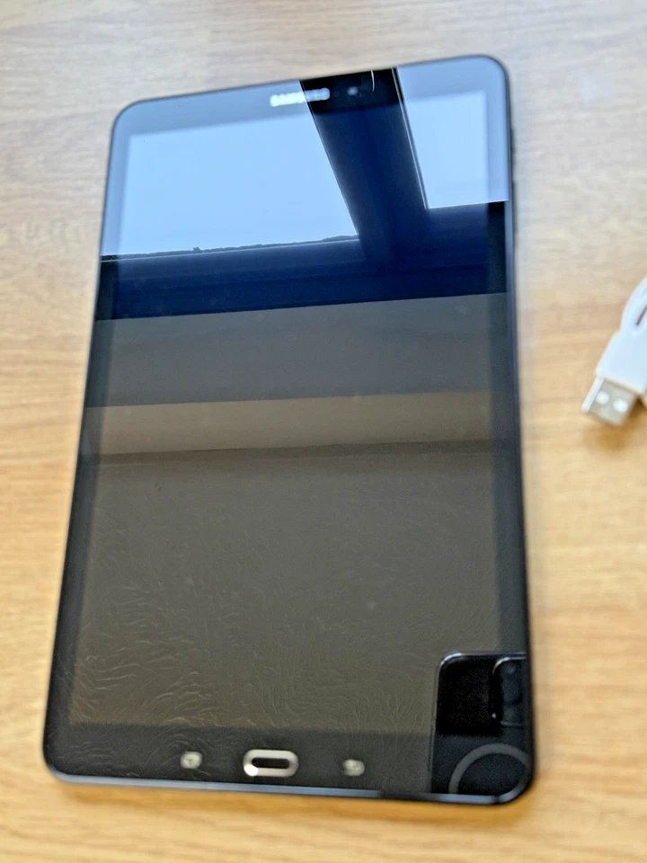 Samsung Galaxy Tab A 10.1" 2016 SM-T585 Black Unlocked 16GB Android Tablet - Image 4 of 4