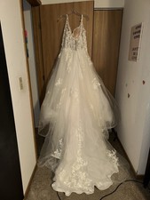 Ivory White Lace Sleeveless V Neck Tulle Ball Gown Wedding Dress Train
