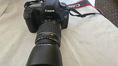 Canon EOS 5D DSLR-Kamera Schwarz mit Canon EF 55-200mm f/4,5-5,6