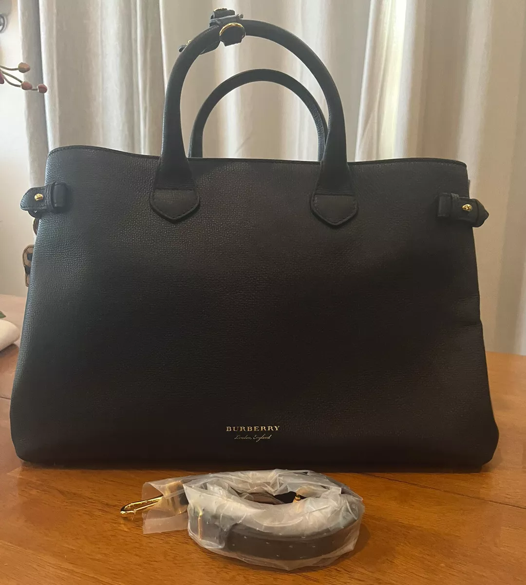 Burberry navy deals bag