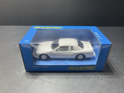 SCALEXTRIC C4077 SCALEXTRIC FORD THUNDERBIRD, WHITE 1/32 SLOT CAR
