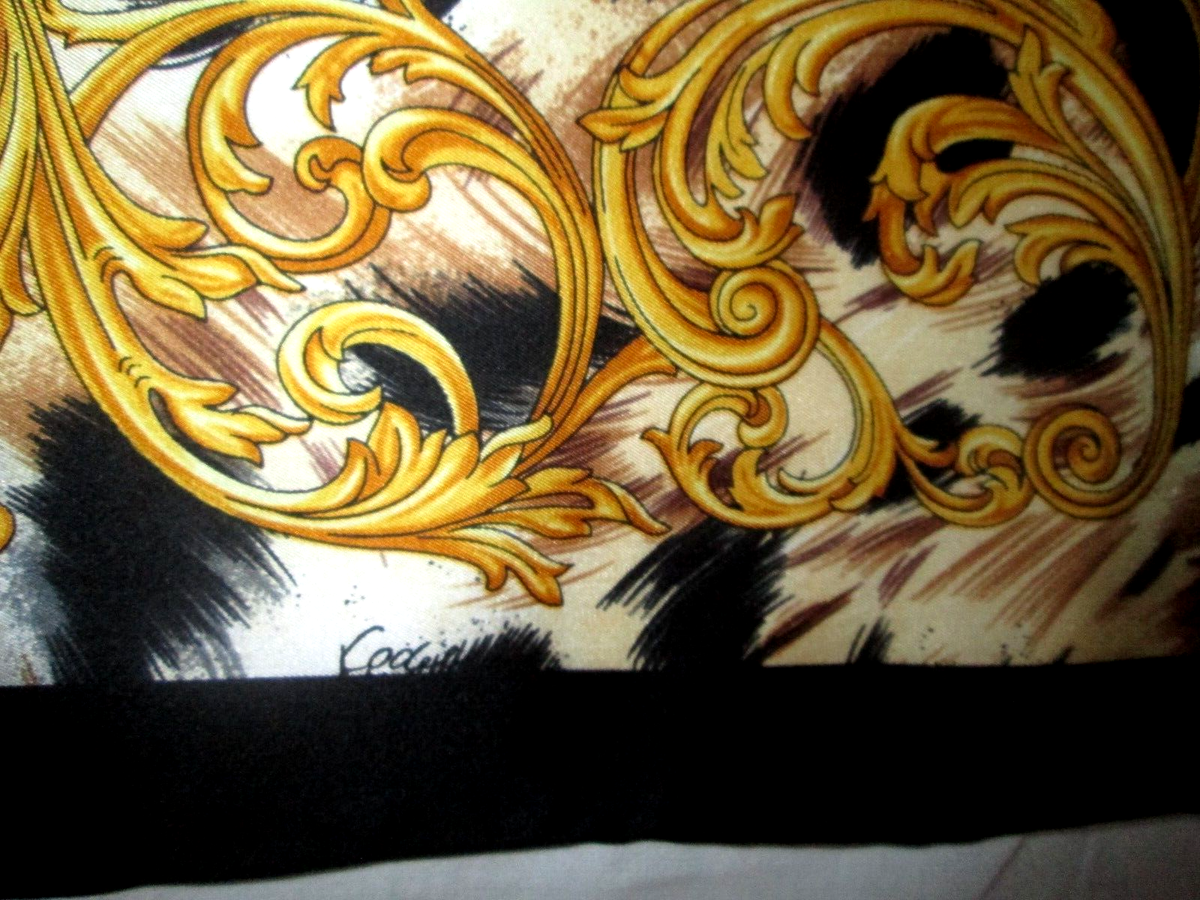 Foulard Vintage CODellO En Soie 100% - Dimensions 86 X 88 Cm, Couleur Grise, Occasion