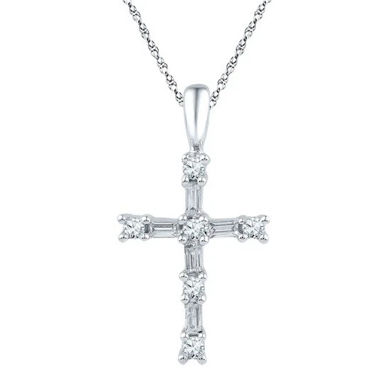 Colgante Cruz Diamante Natural Redondo y Baguette 1/4 Ct en Oro Blanco 10K Foto 4 de 4
