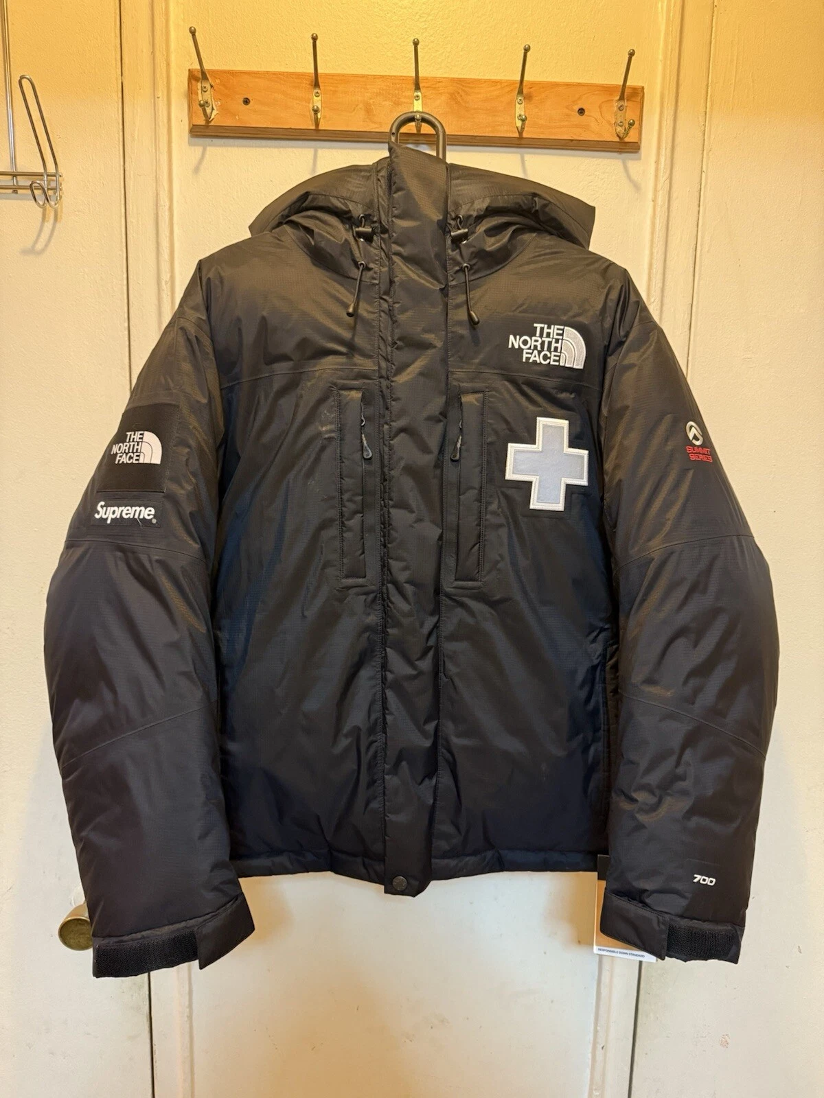 SUPREME X THE NORTH FACE SUMMIT SERIES RESCUE BALTORO (PETIT)…