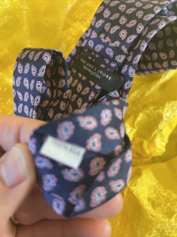 Галстук мужской Bloomingdales 100% шелк темно-синий и розовый пейсли - Изображение 3 из 4