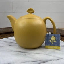 Chantal Ceramic Teapot in Cheerful Yellow .75 Qt. NEW Never Used!!