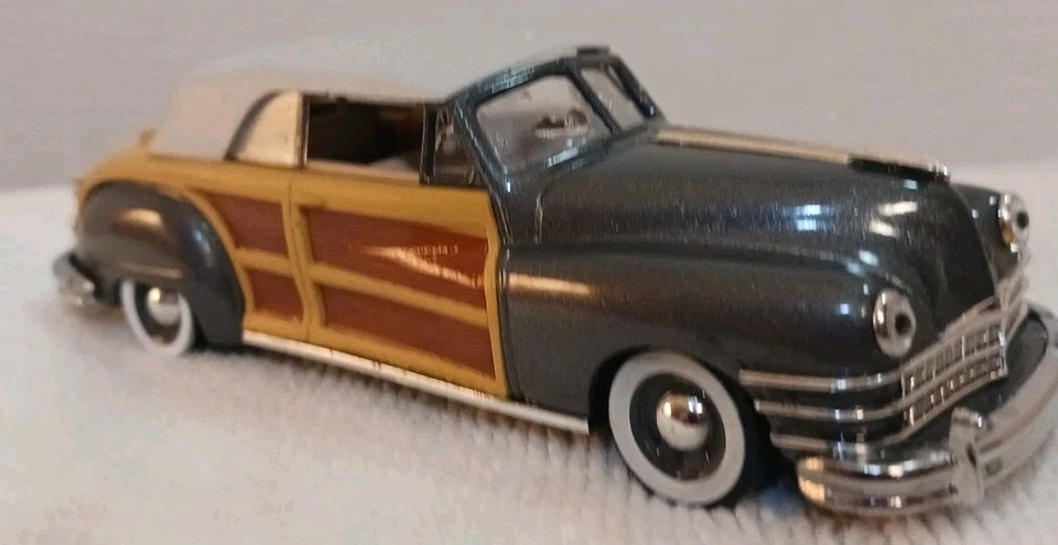 Винтажная модель кабриолета VITESSE Chrysler Town & Country масштаб 1:43 - Изображение 2 из 4