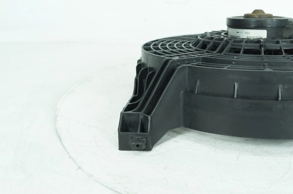 04-07 Nissan Armada SE 5,6 L 4x4 OEM 5117 Conjunto de ventilador de refrigeración Foto 4 de 4