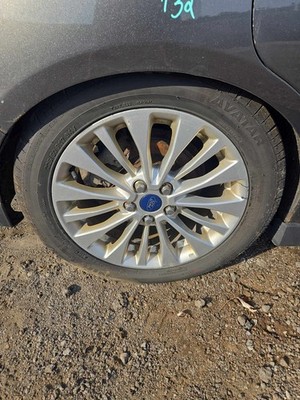 Used Wheel fits: 2017 Ford C-max 17x7 alloy 15 spoke painted silver Grade C