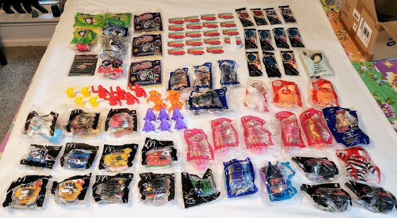 Big Vintage Fast Food Toy Lot - New In Packages, McDonald's & Wendy's 1990/2000s
