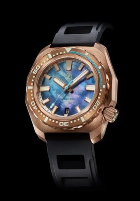 Zelos HAMMERHEAD V3 300M Bronze MOP 44mm Watch - EXCELLENT