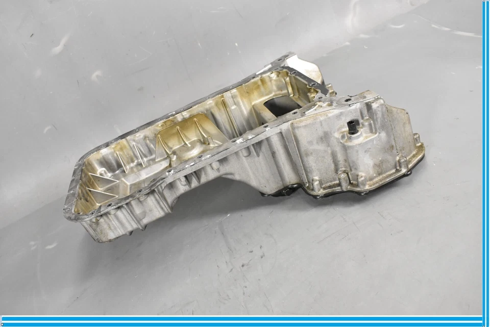 05-11 Mercedes W211 E350 CLK350 cárter de óleo superior do motor defletor panela 2720142102 fabricante de equipamento original - Imagem 2 de 4