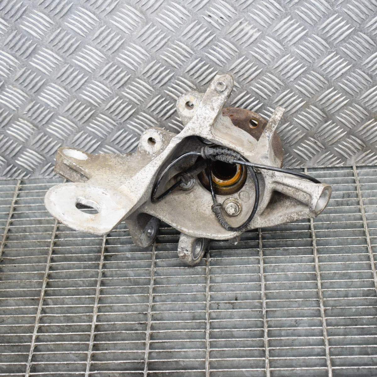 BMW 5 F11 Rear Left Wheel Hub Spindle 6780357 6775866 3.0Diesel 