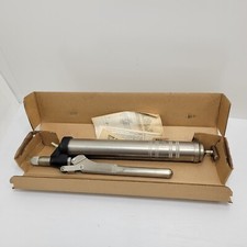 New Old Stock Lincoln 1036 Lever Grease Gun