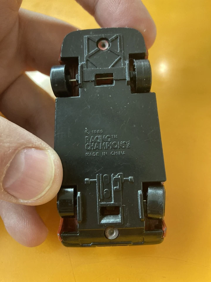 Винтажный 1989 гонки чемпионов красный Ferrari литой 1/64 очень редкая - см. Desc. - Изображение 3 из 4