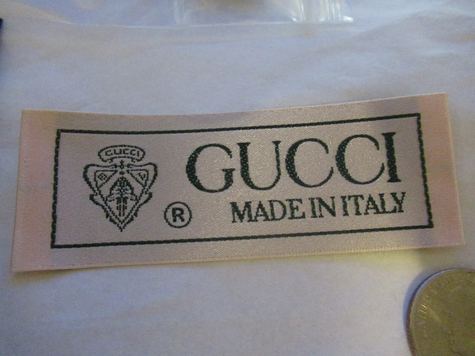 GUCCI 1 étiquette de créateur ÉTIQUETTE accessoires de couture de remplacement lot 1