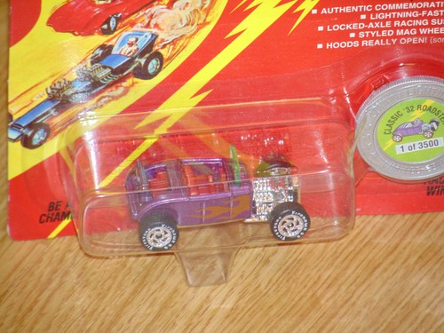 Réplica fundida a presión de Johnny Lightning Classic 32 Roadster #104 púrpura 1995 - Imagen 2 de 7