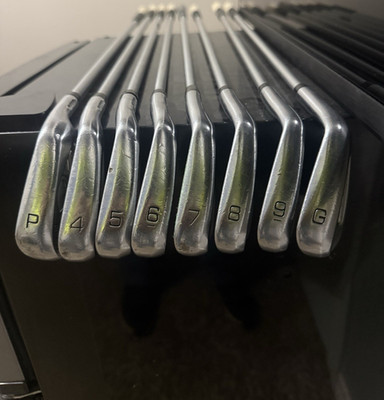 Mizuno JPX 850 4-PW Iron Set, Right-Handed, Regular shaft!