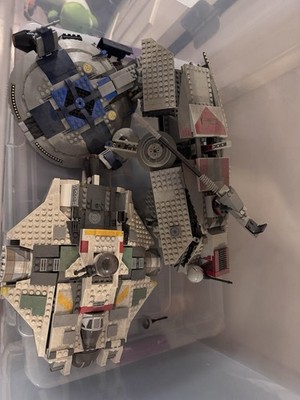 Lego Star Wars lot includes 2013 droid gunship, AT-AT 7575, and the ghost 2014