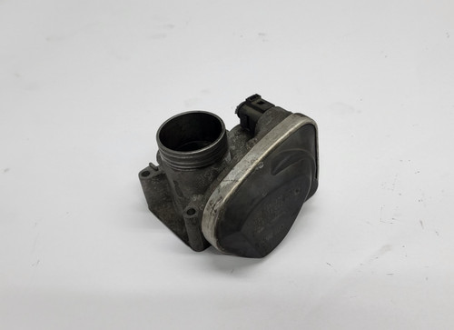 VW Polo 9N  -  Drosselklappenstutzen Drosselklappe   036133062N   (70)