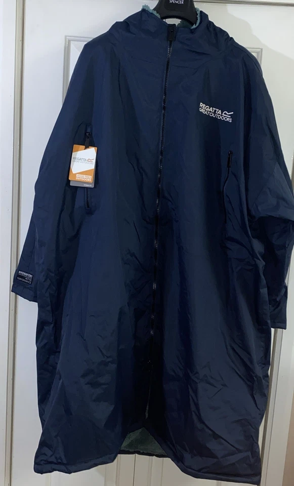 Regatta Great Outdoors Dry Robe. Blue colour Unisex. Hydrafort technology . UK L - Image 2 of 4