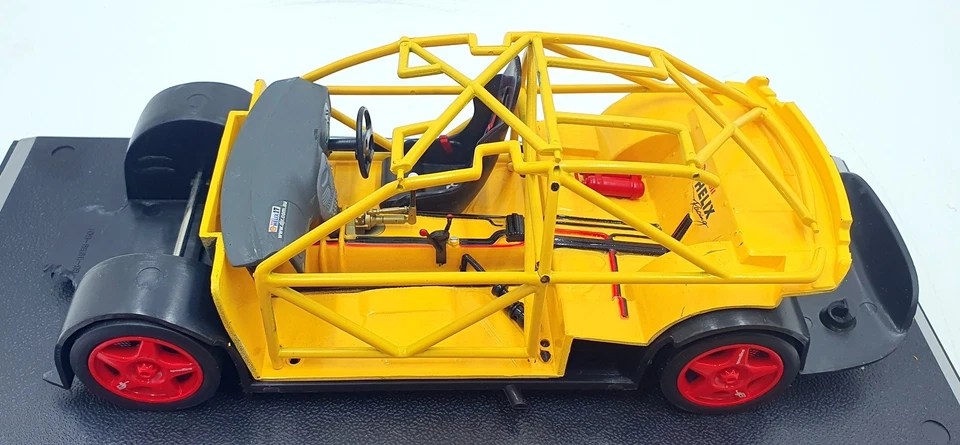 Classic Carlectibles 1/18 Scale 18001 - Dick Johnson Shell Helix Racing Falcon - Image 3 of 4