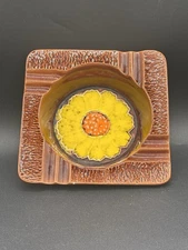 Vintage 60’s 70s MCM Flower Power Retro Ceramic Ashtray JAPAN LABEL Daisy READ