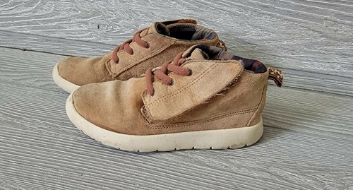 ugg canoe chukka sneaker