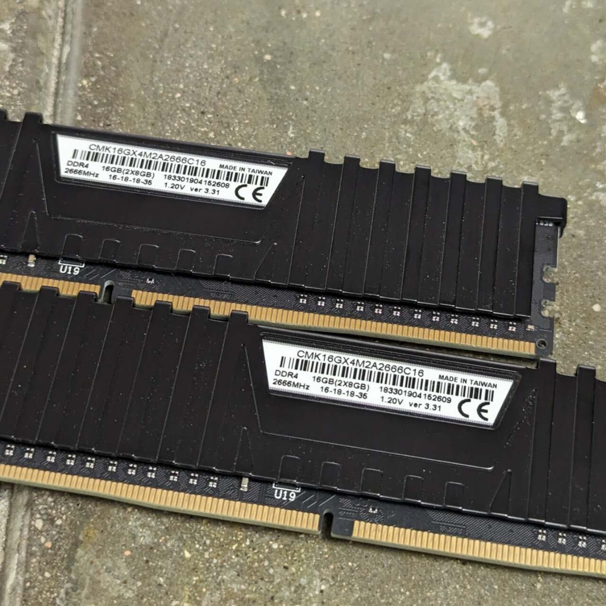 メモリー CORSAIR VENGEANCE LPX DDR4 64GB 2666MHz VENGEANCE® LPX 64GB (4 x 16GB) DDR4 DRAM 2666MHz C16 Memory