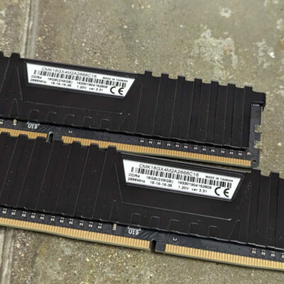 Corsair 16GB（8GBx2）DDR4 2666MHz CORSAIR VENGEANCE RGB PRO 16GB (2x8GB) DDR4 2666MHz C16 LED