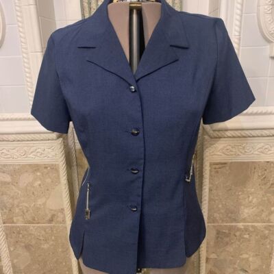 Kari s Korner. Size 14.  Chain Enhancement Untucked Navy Short Sleeve Top.  B54.