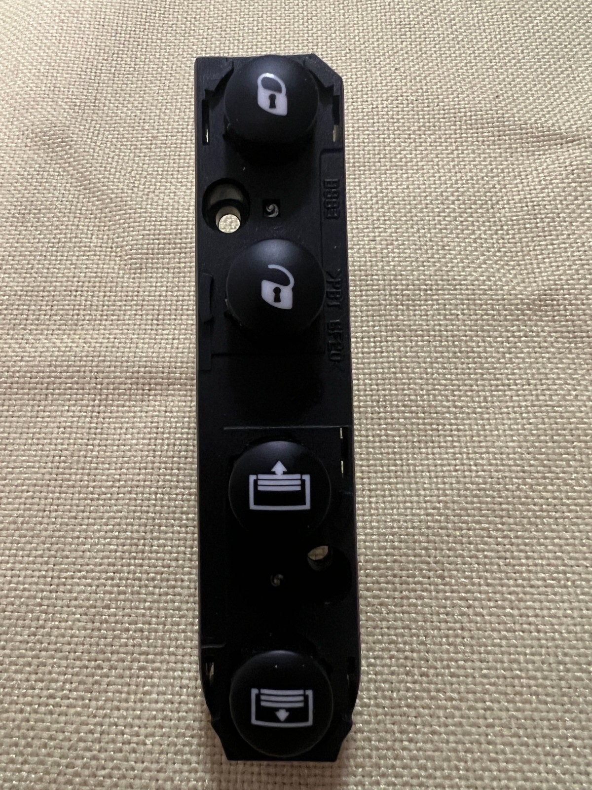 2004-2012 Maserati Quattroporte RH CTRL BUTTON PANEL, NIT (part # 213121)
