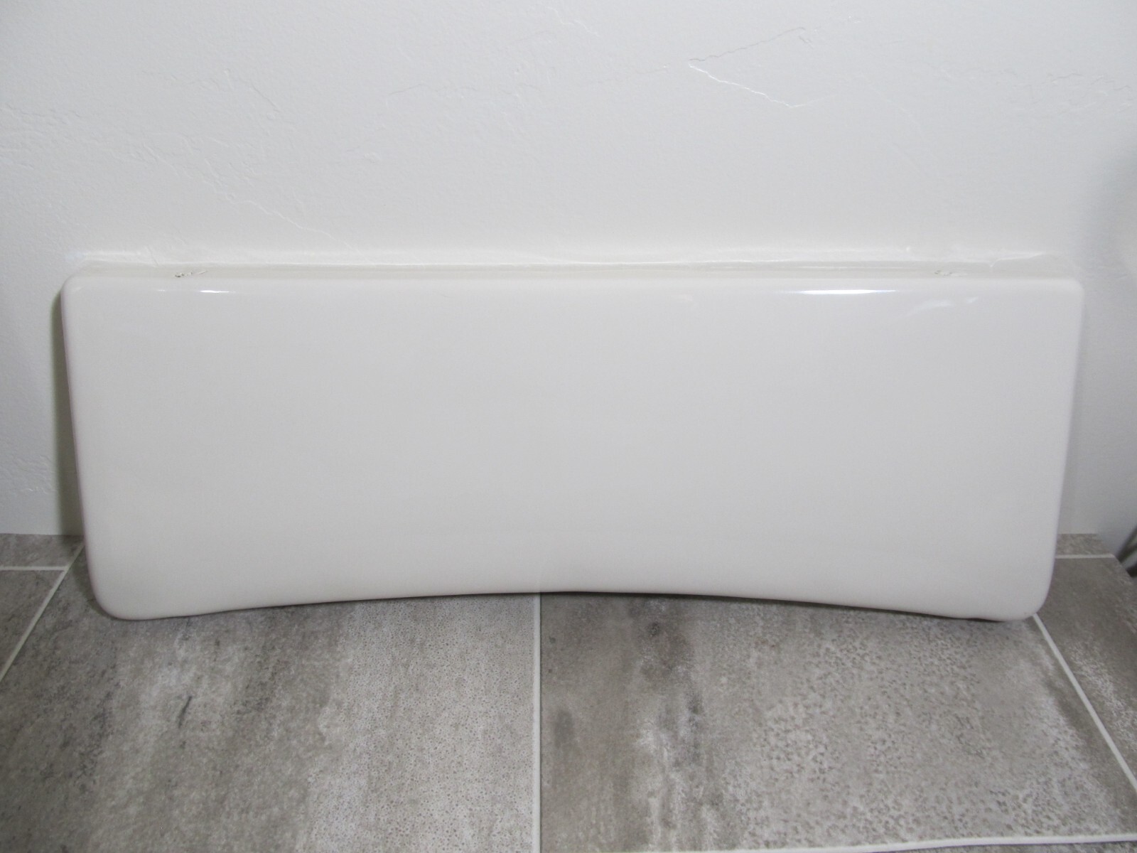 Mansfield Plumbing Products MPP 8 Used Toilet Tank Lid Clean Biscuit