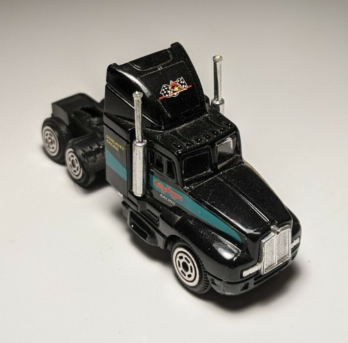 Racing Champions NASCAR #90 Heilig-Meyers Mike Wallace HO Kenworth