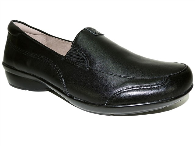 naturalizer channing