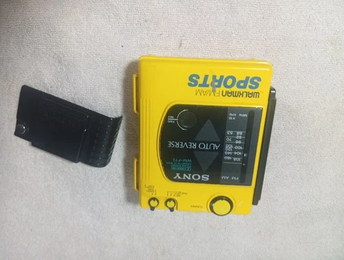 VTG SONY WM-F63/F73 SPORTS WALKMAN Cassette Busted Radio Words Free Shipp TD1T