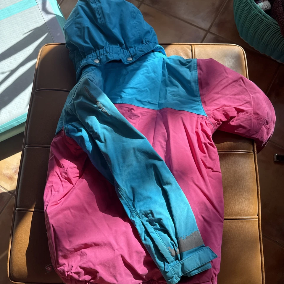 Helly Hansen Ski Jacket With Hoodie Size 6 Kids Regular Pink Blue - Image 3 of 3
