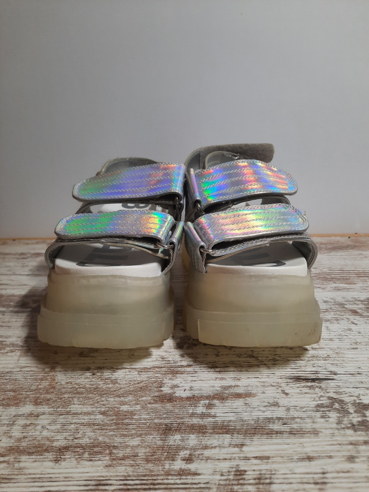 APL Sandali con plateau grossi Buffalo London taglia 37 6 5 argento iridescente Y2K Vibes