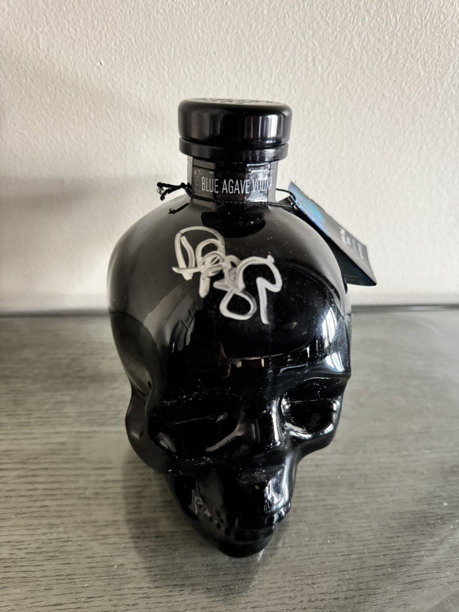 RARE DAN AYKROYD SIGNED CRYSTAL HEAD BLUE AGAVE VODKA BOTTLE