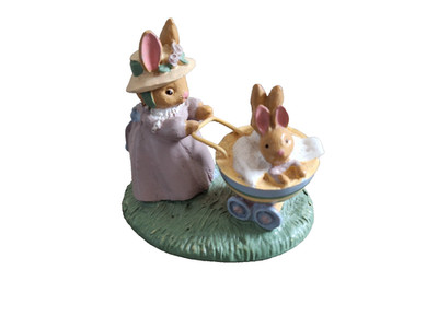 Forest Friends Frühlingsspaziergang, Hasenfigur, 5,5 cm, Vintage