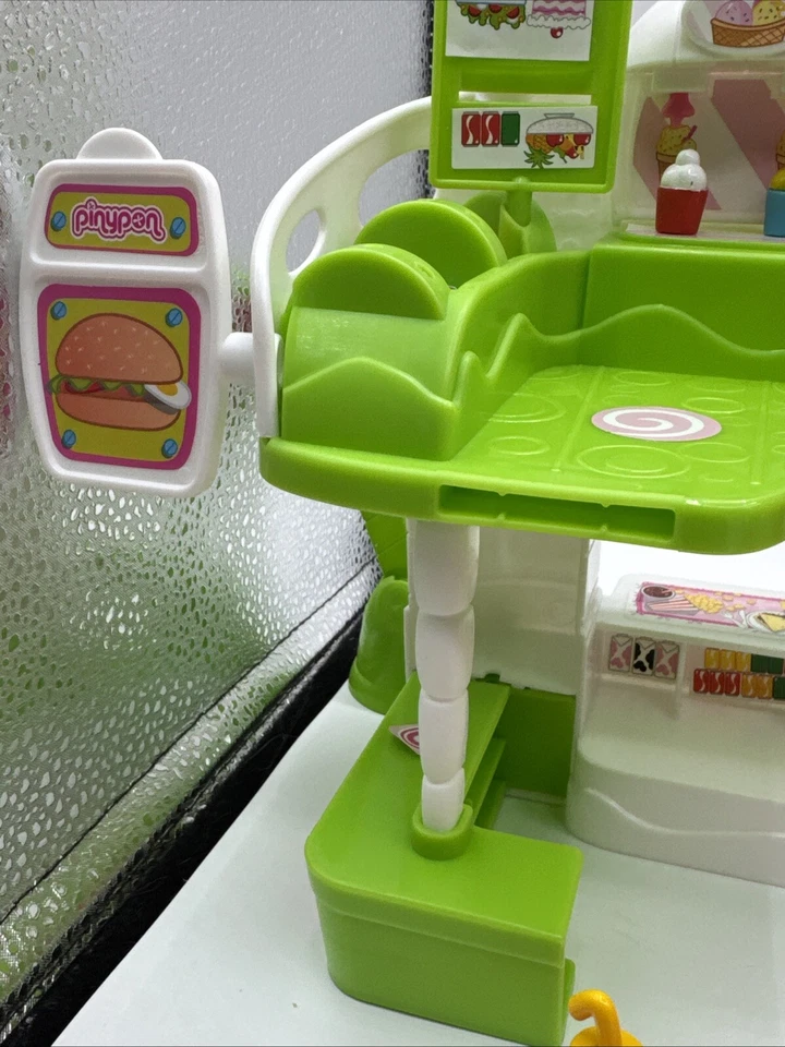 PINYPON ТОРГОВЫЙ ЦЕНТР центр игровой набор Испания FAMOSA б/у 2 фигурки + аксессуары - Изображение 2 из 4