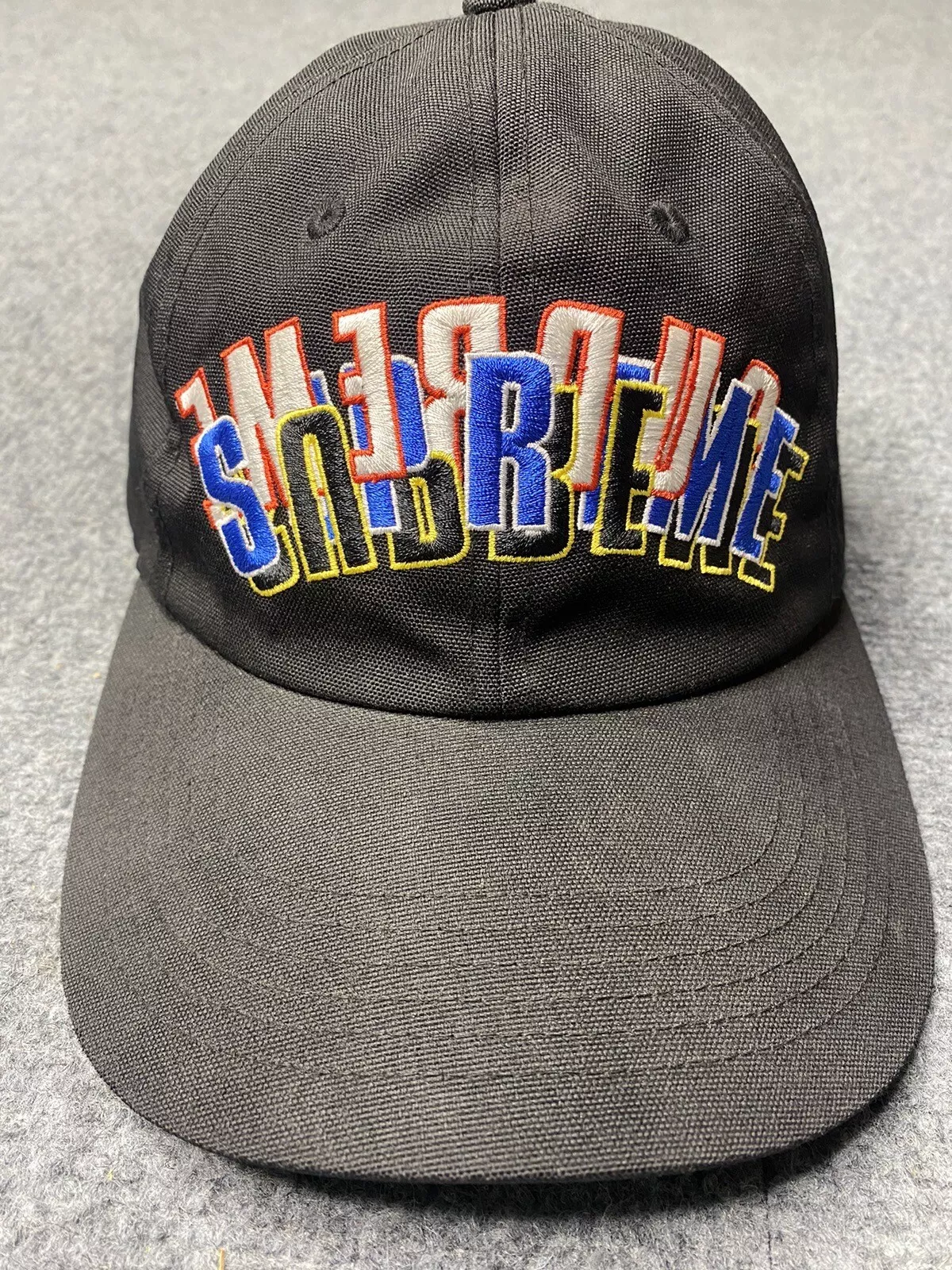 Chapeau noir Supreme 6 panneaux avec tissu Cordura