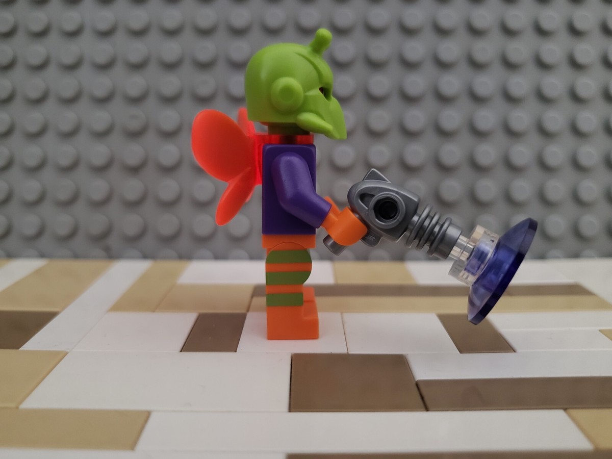 LEGO Killer Moth Minifigure - 76054 Batman - Scarecrow Harvest of