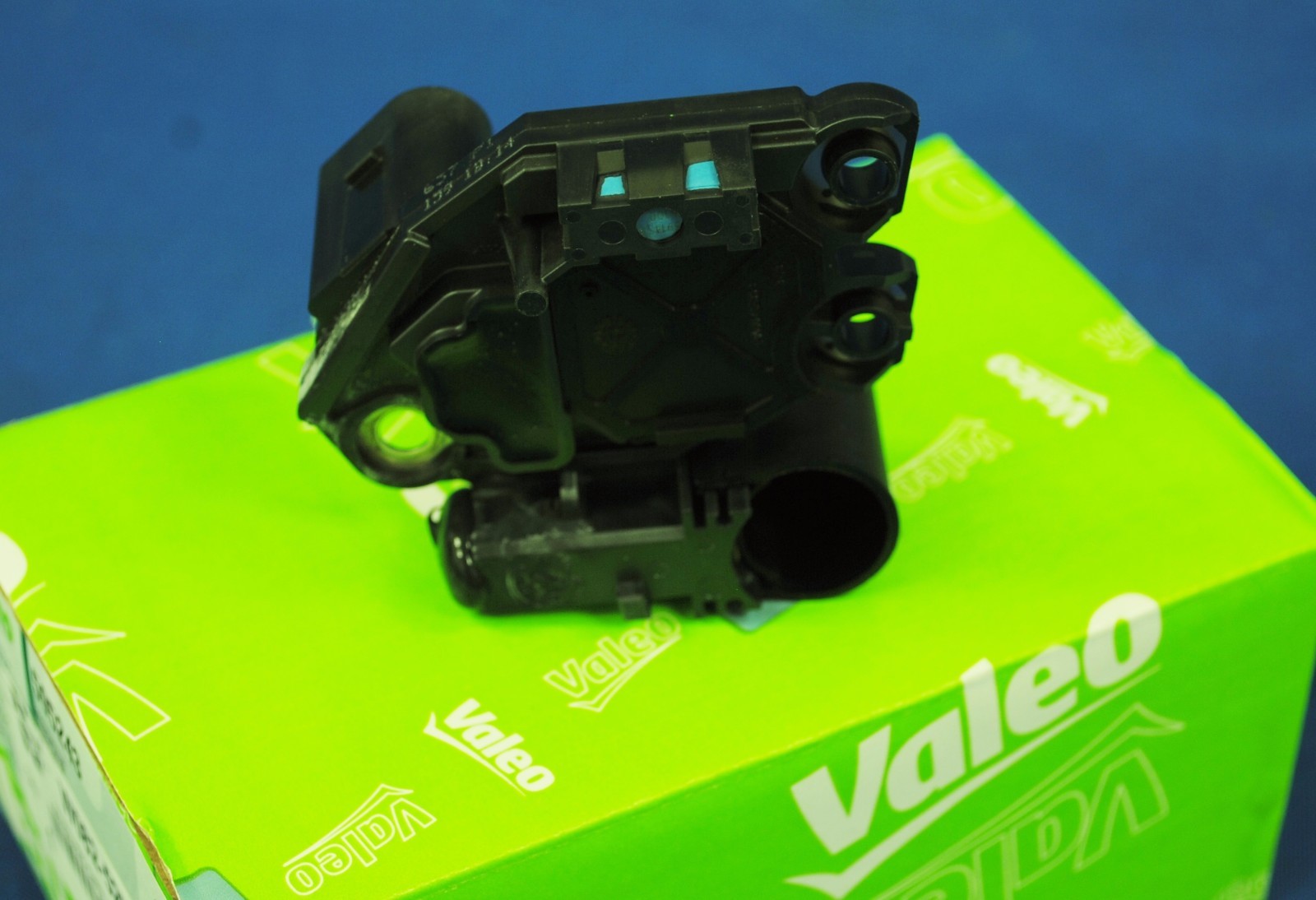 2542604 реле регулятора valeo
