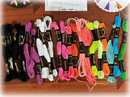LOT ALEX + Janlynn Over 100 DFN Multicolor Embroidery Floss Thread Bracelet Kits - Picture 3 of 10