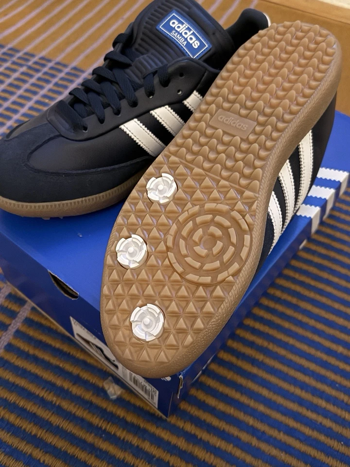 Zapatos de golf Adidas Samba, para hombre talla 9,5, azul marino con suela de goma Foto 2 de 4