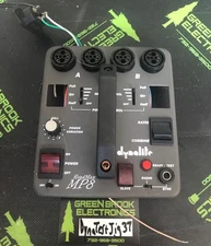 DYNATESTJIG37 - DYNALITE - ROADMAX MP8 faceplate with switches - For parts - Par